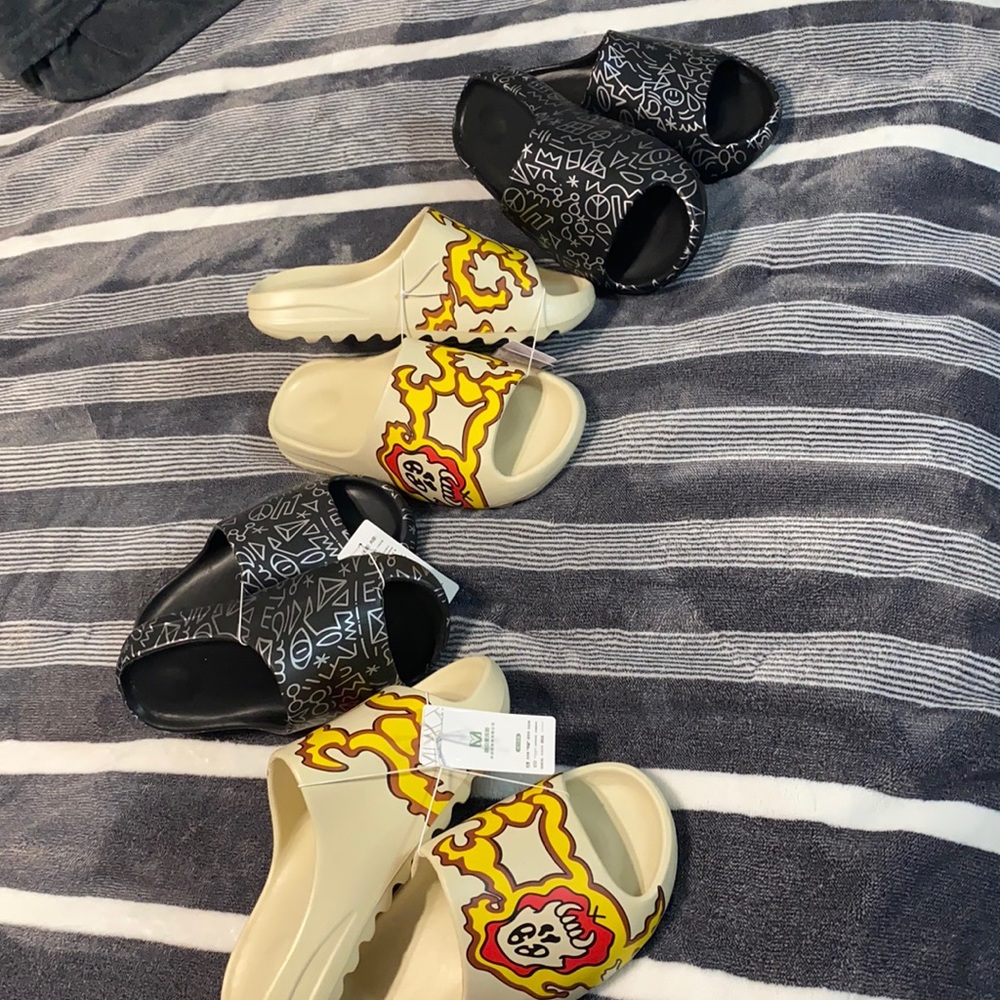 Unisex slides .